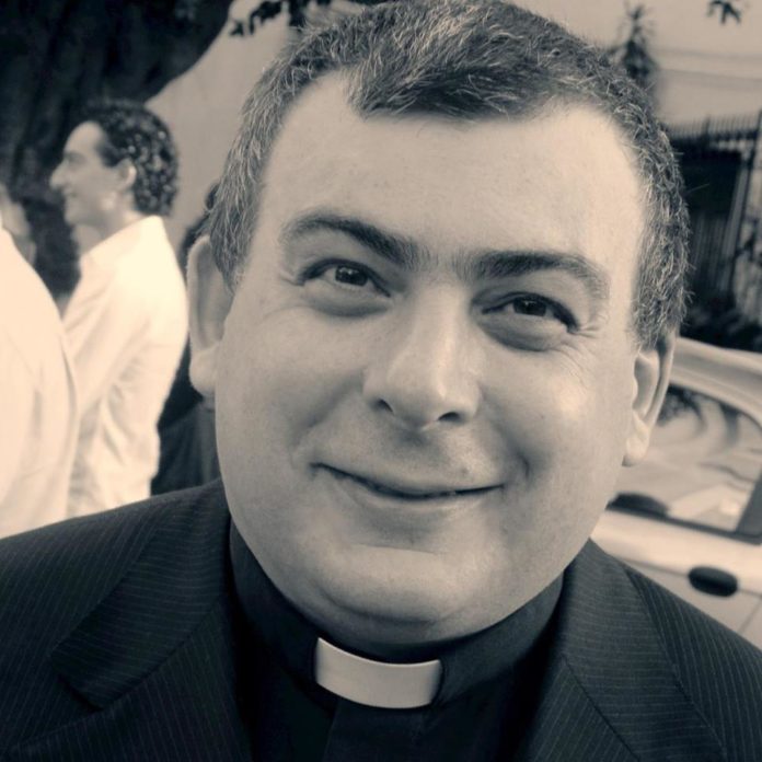 Don Salvatore Lazzara: “Rispondiamo al terrorismo con la misericordia”