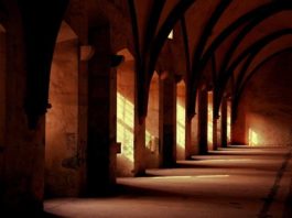 Il monastero delle Carmelitane diventa un pronto soccorso per le anime