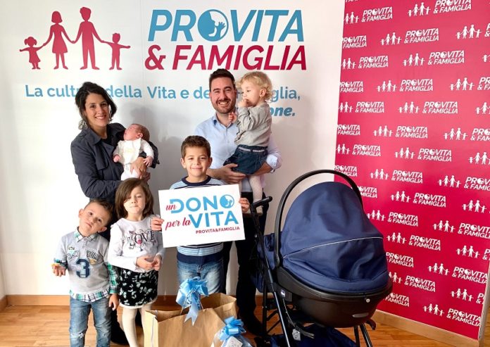 Una delle famiglie beneficiarie del 