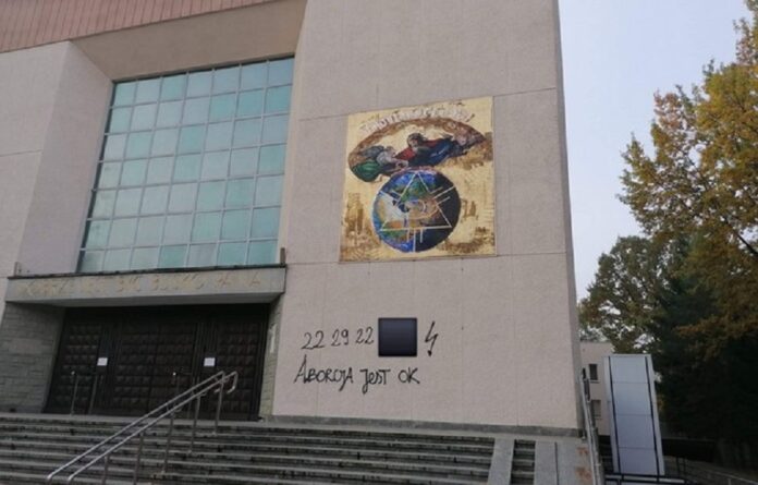 Niedziela Chiesa vandalizzata in Polonia