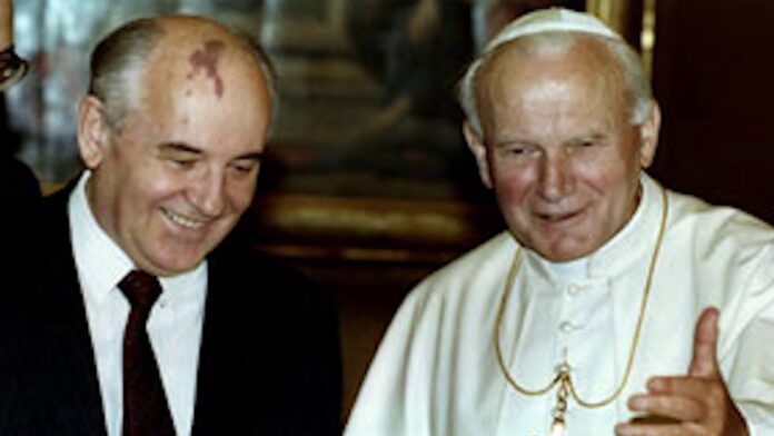 Mikhail Gorbaciov e Giovanni Paolo II
