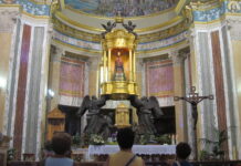 Contemplando Maria – “Il dolore, la preghiera e l’amore: tre perle”
