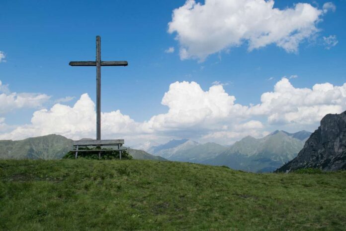 Croce sulla montagna