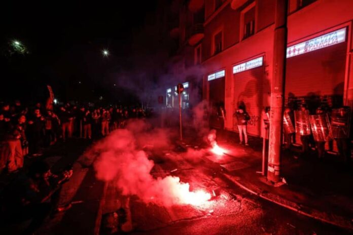 Sede Pro Vita & Famiglia presa d'assalto durante manifestazione femminista